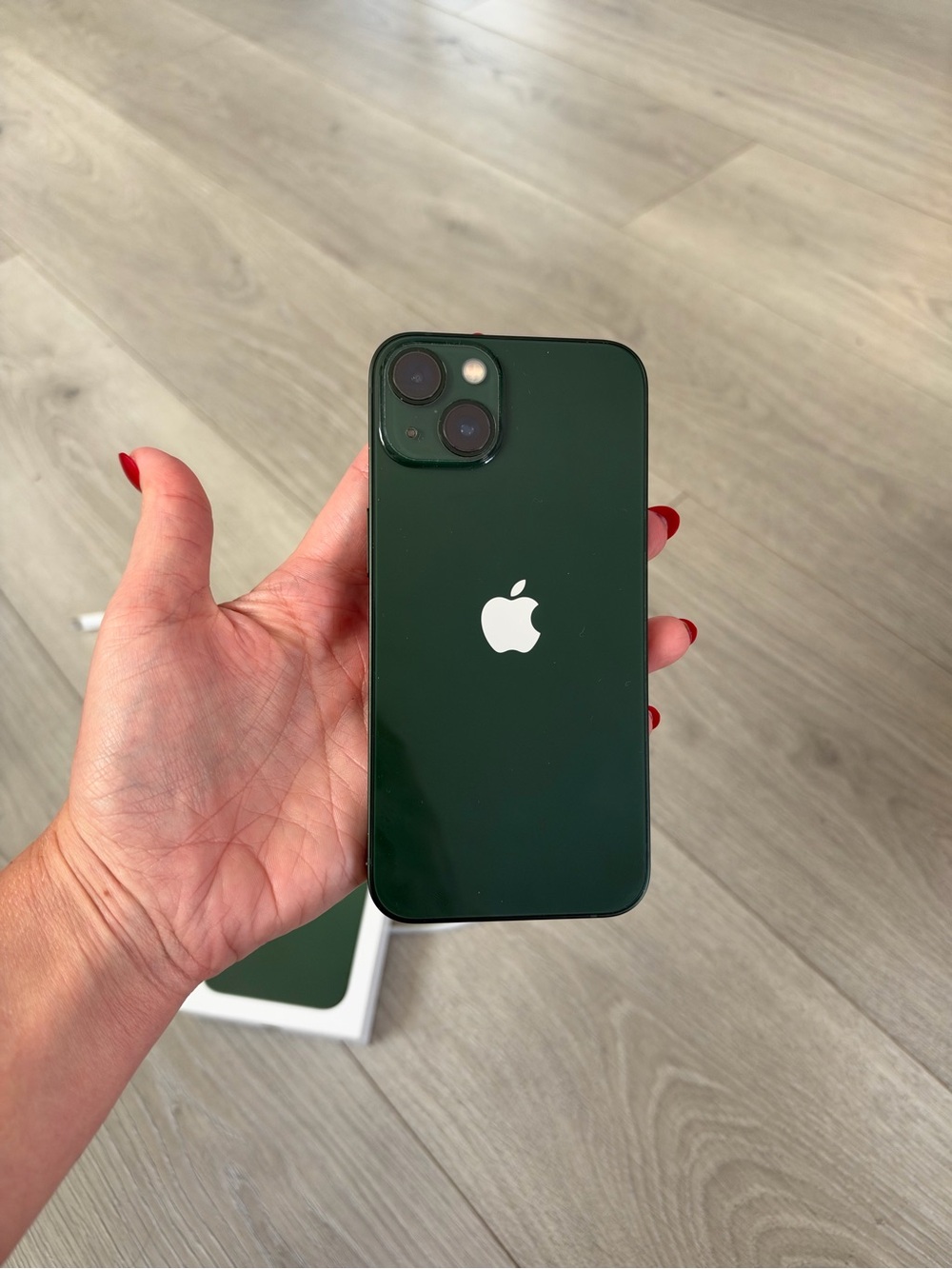 Apple iPhone 13 - Midnight Green - Picture 3 of 10